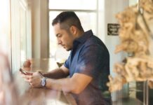 Three-Quarters of College Seniors Use LinkedIn